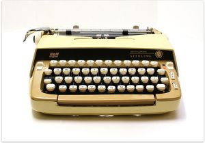 Photo gallery - antique black typewriter - myLusciousLife.com.jpg